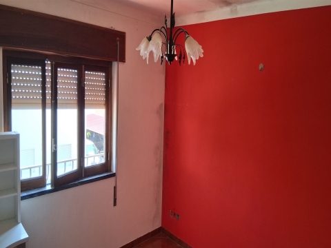 Moradia T5 com Jardim e Churrasqueira em Santo Antonino, Coruche